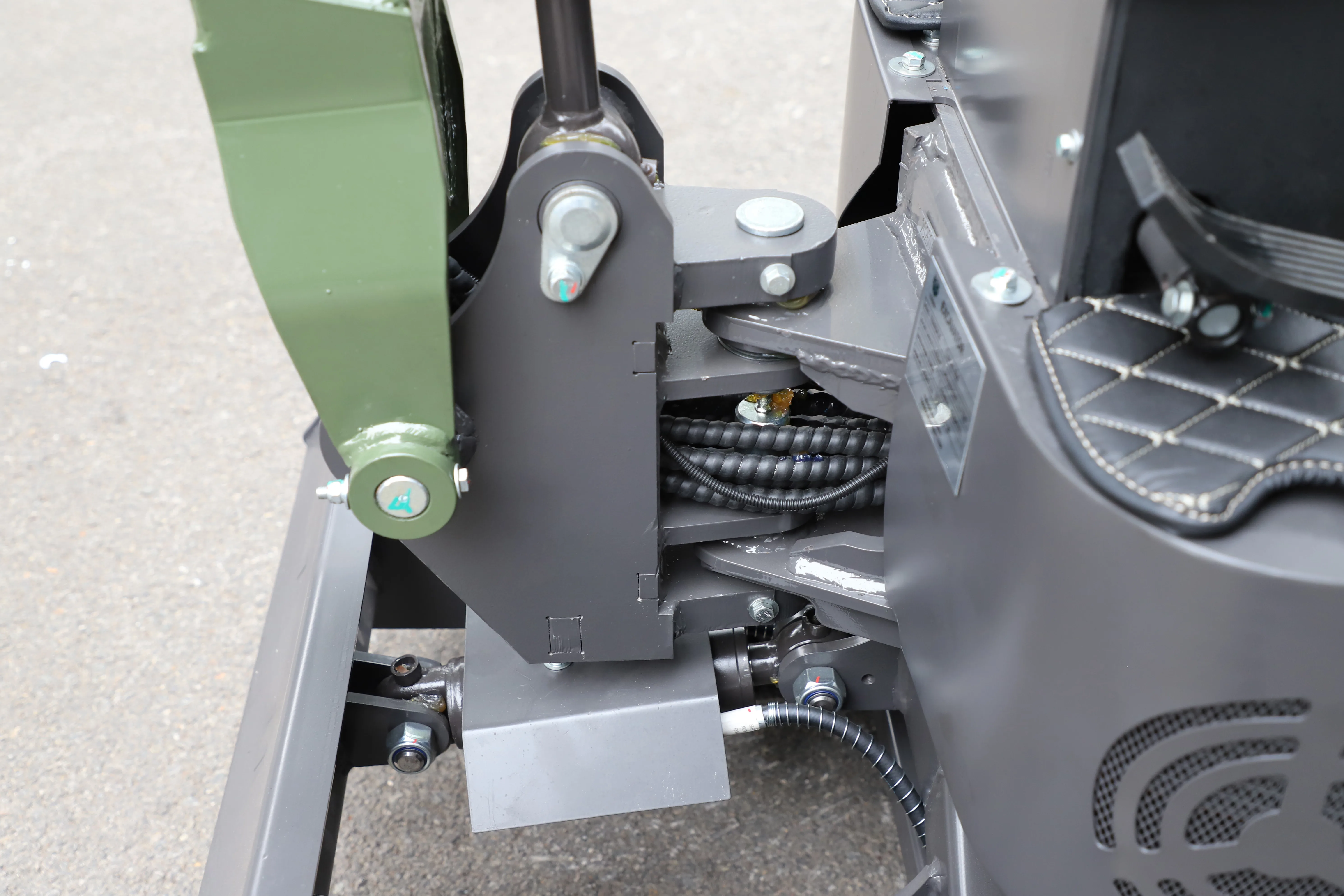 TYPHON TERROR XI STORM mini excavator boom positioning detail