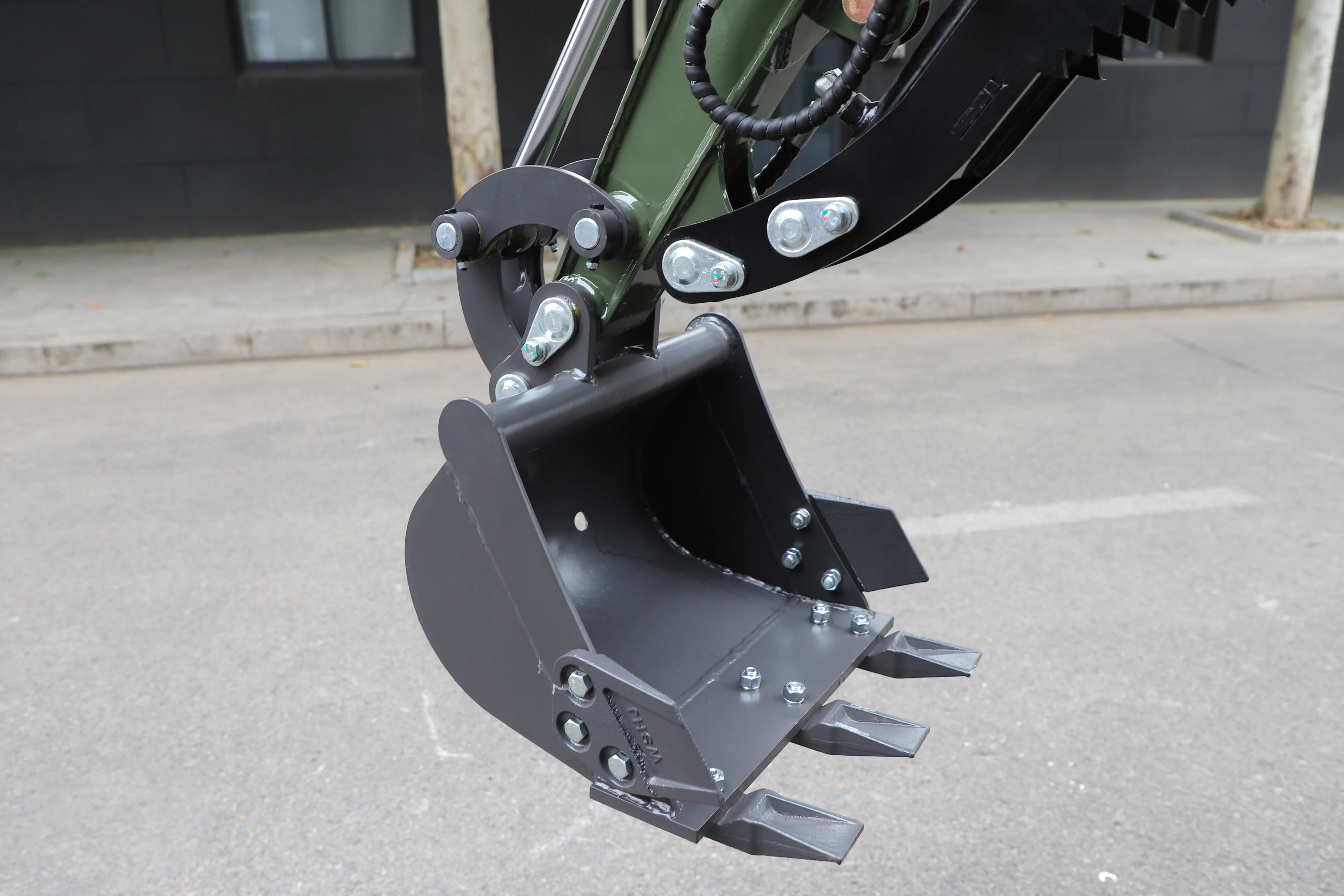 TYPHON TERROR XI STORM working end hydraulic thumb and bucket detail