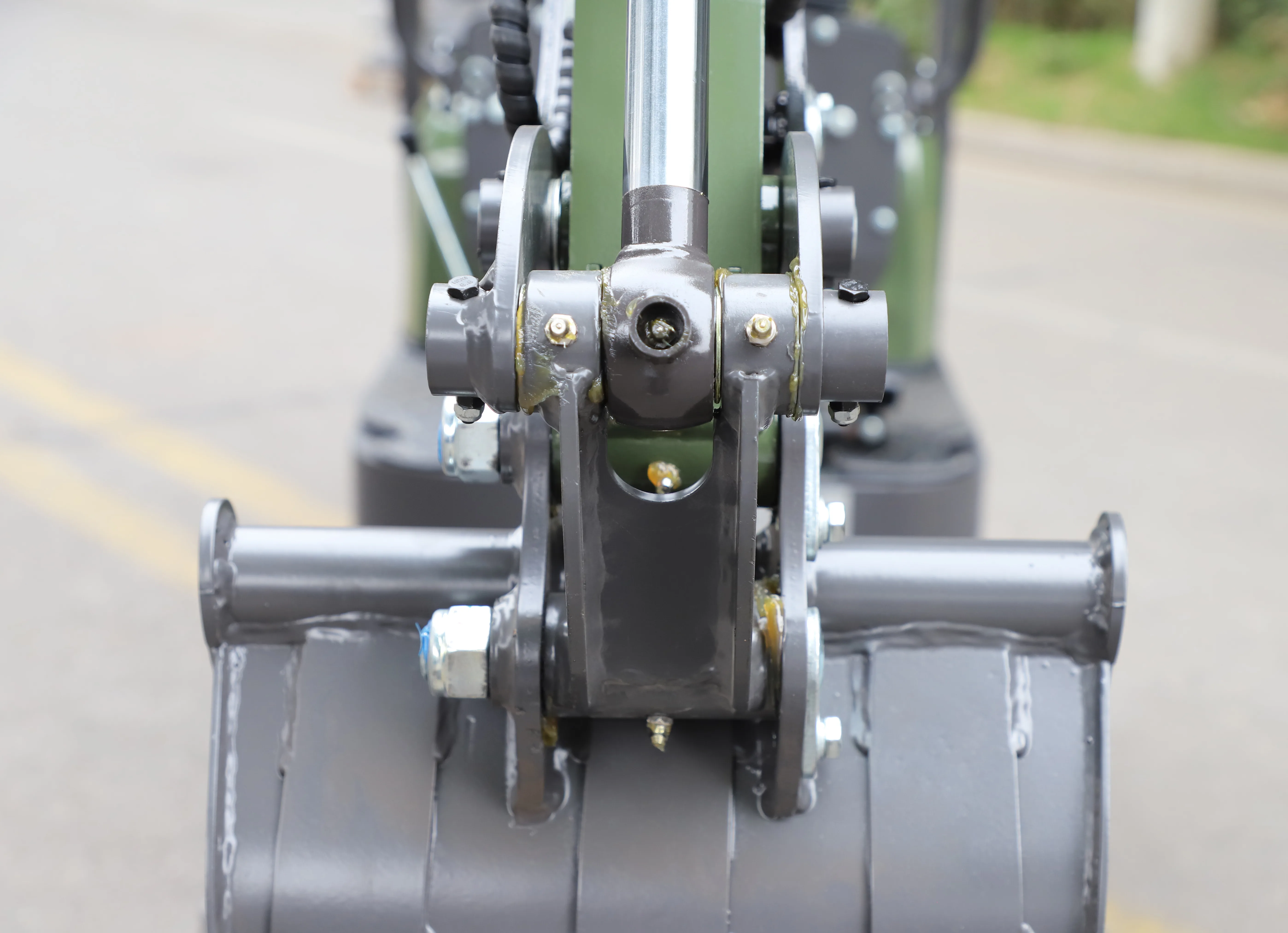TERROR XI STORM bucket linkage detail