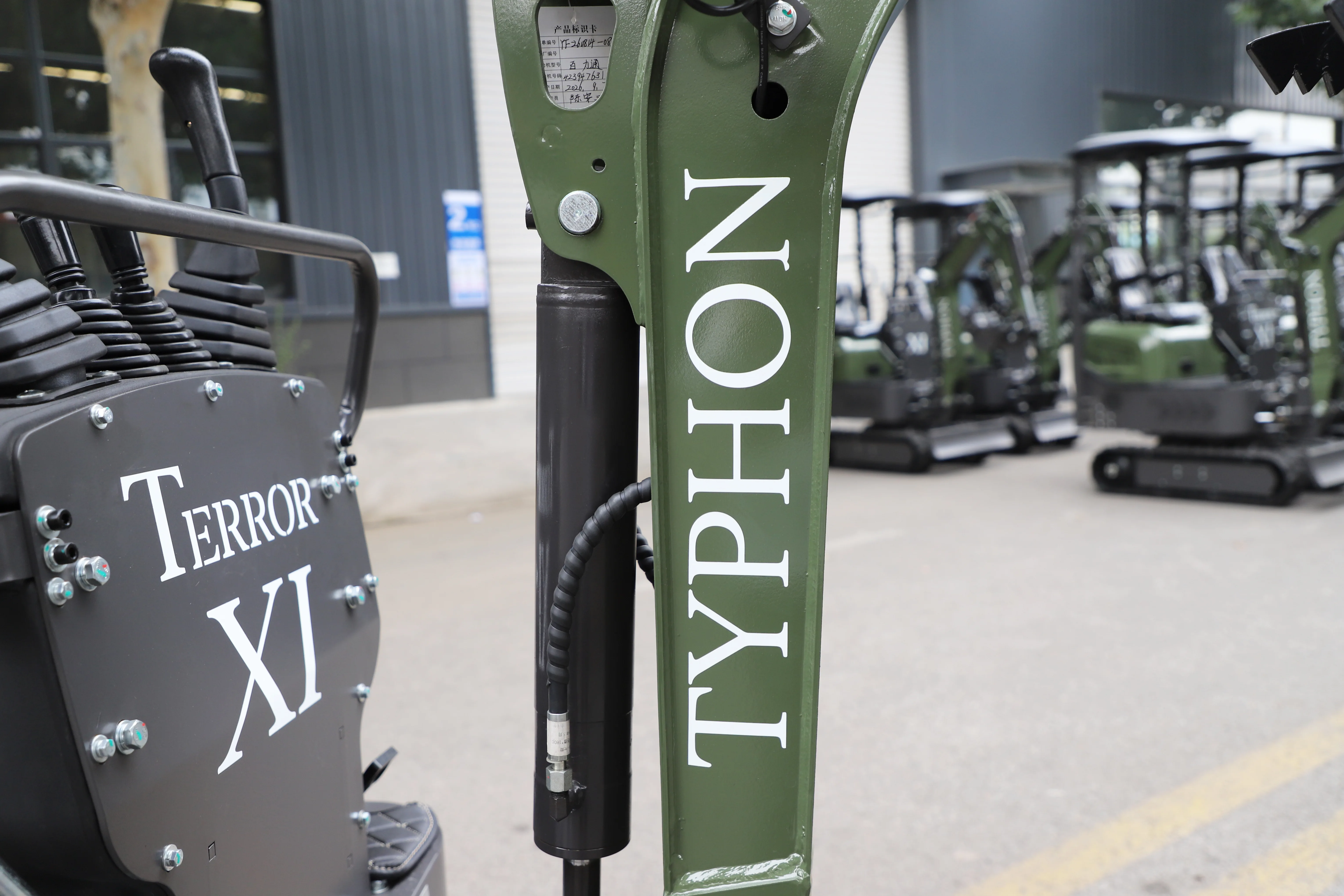TERROR XI STORM hydraulic boom line detail